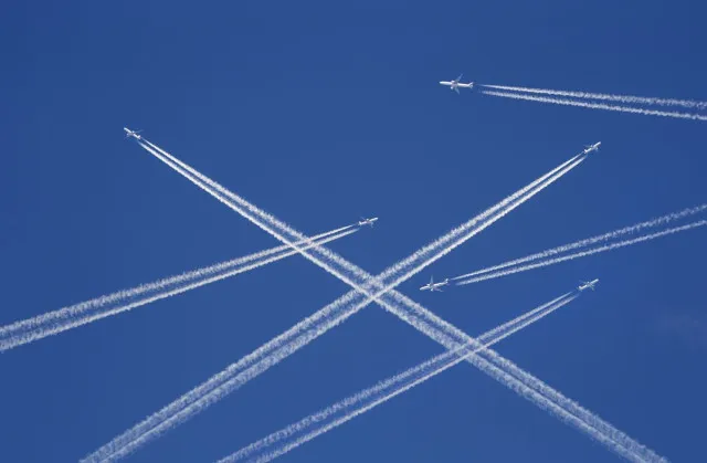experts reveals the truth behind white streaks in the sky 8990
