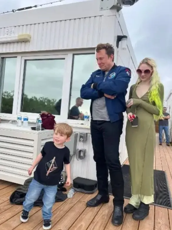 grimes subtly shades ex elon musk over space dreams 9029