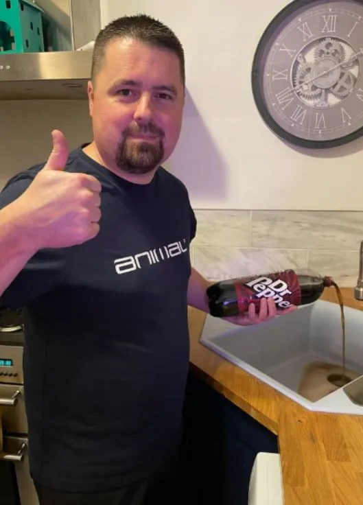 man transforms after drinking 5 liters of soda a day 9037