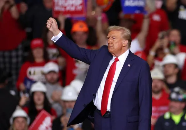 surreal moment during donald trump’s victory speech leaves viewers baffled 9251