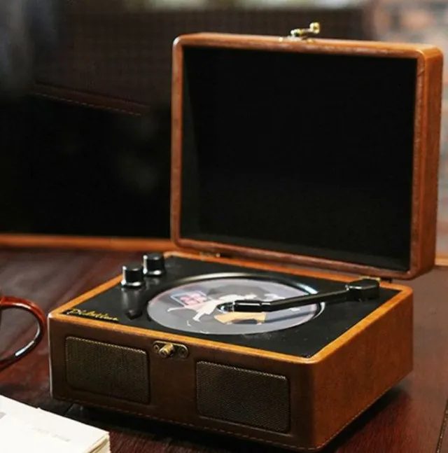 check your old cds – some albums could be worth up to $10,000 9354