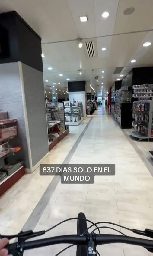 man claims to be time traveller from 2027 shares eerie proof that hes 9334