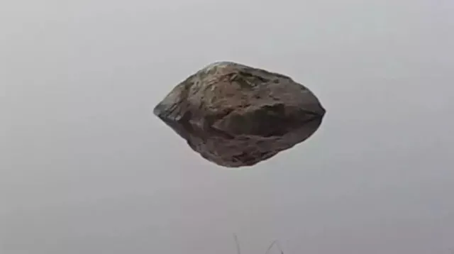 people are baffled after witnessing a ‘rock floating in air’ image 9454