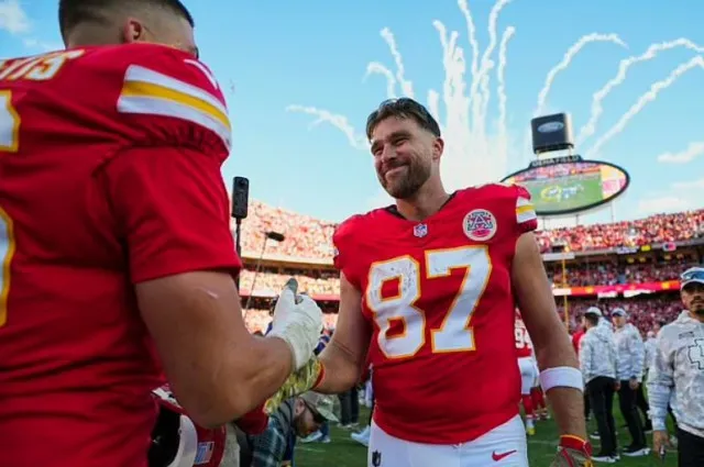 nfl fans accuse taylor swift of influencing referees in chiefs win 9533