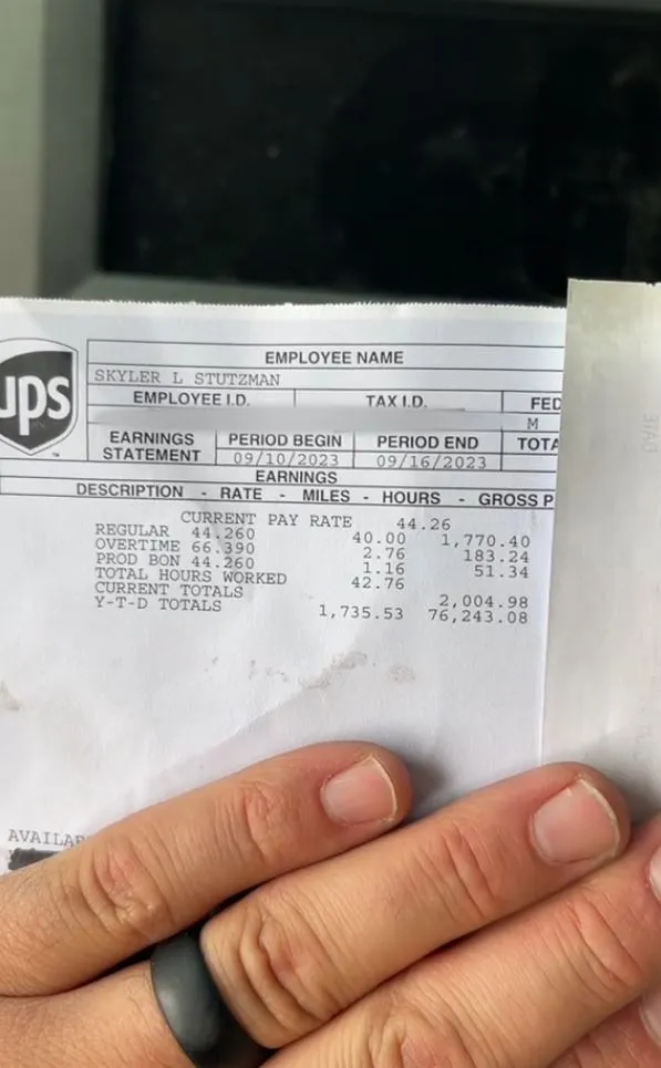 ups driver stuns the internet by revealing a breakdown of his paycheck 9740