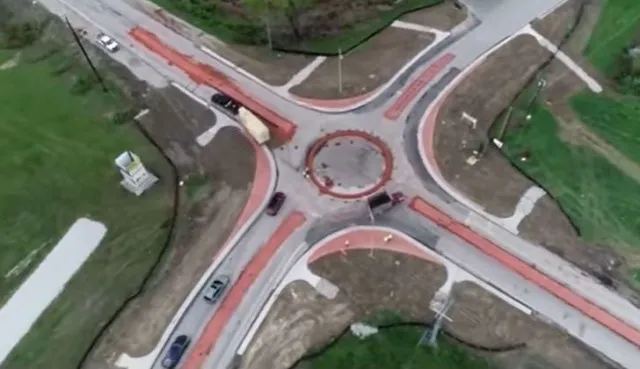 americans struggling to use new roundabout for the first time 9965