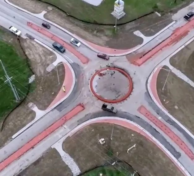 americans struggling to use new roundabout for the first time 9963