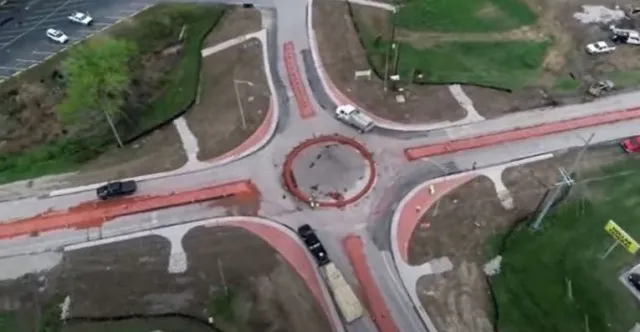 americans struggling to use new roundabout for the first time 9966
