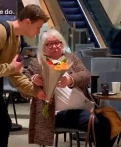 aussie woman slams influencer behind viral tiktok flower gifting video 9978
