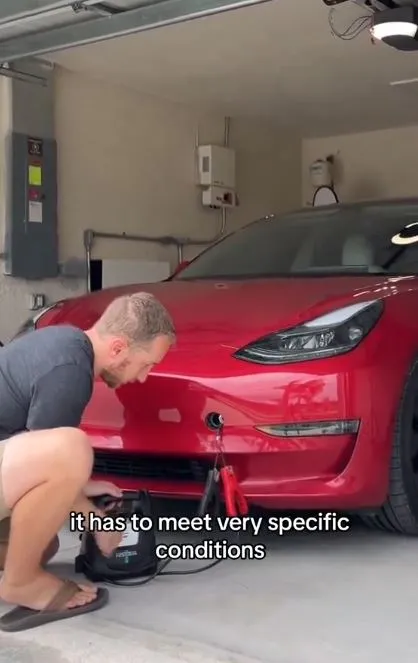 tesla driver reveals solution for when your tesla battery dies completely 9973
