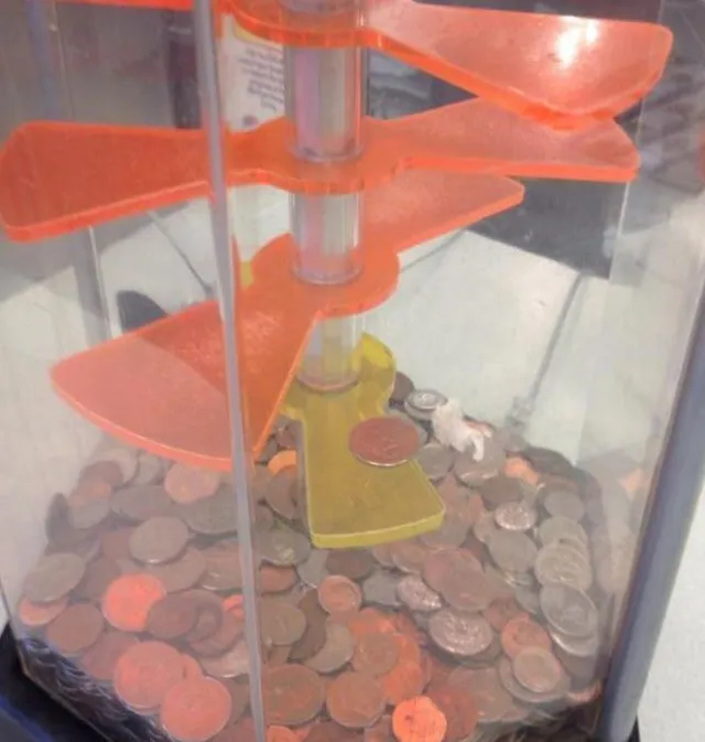 people baffled after discovering the mandela effect mystery at taco bell 10106