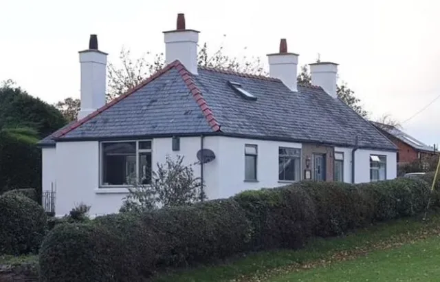 family refuses to leave their roundabout home 10287