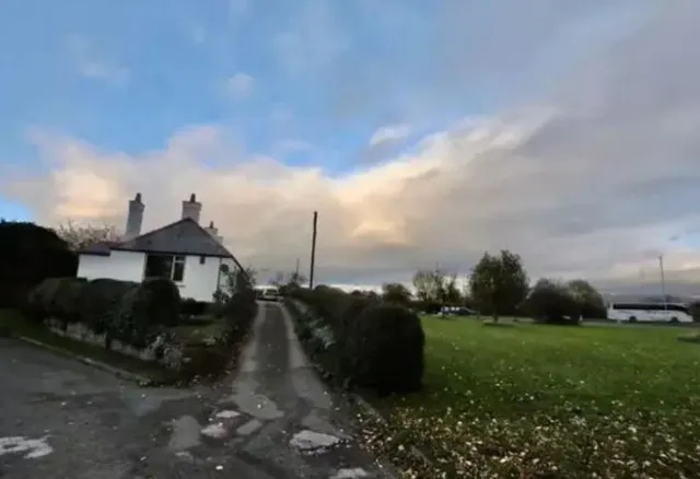 family refuses to leave their roundabout home 10285