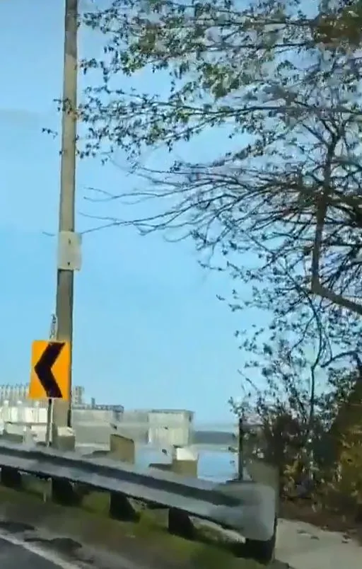mysterious building that appears to shrink baffles visitors 10369