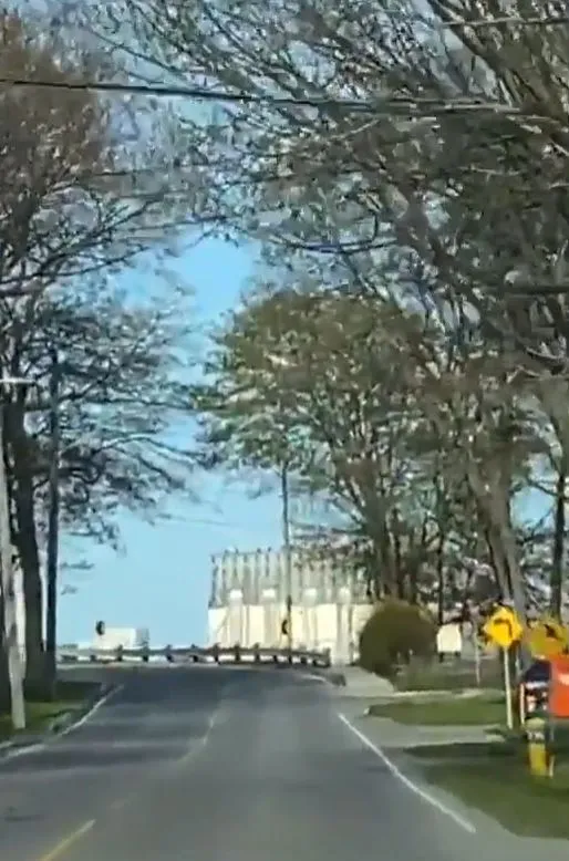 mysterious building that appears to shrink baffles visitors 10371