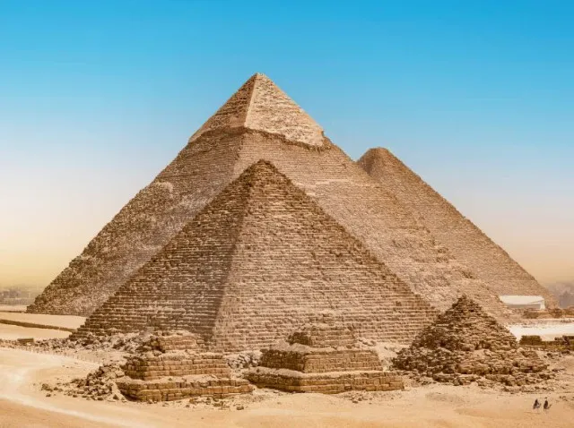 people baffled after discovering the true shape of the great pyramid of giz 10406