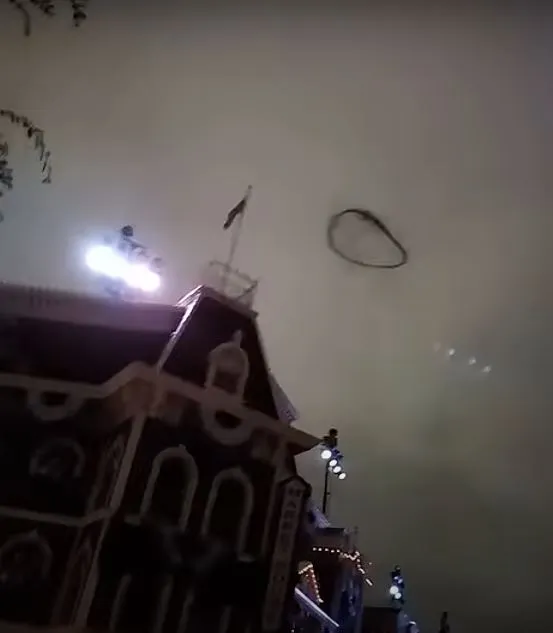 people spot disturbing black ring over disneyland 10505