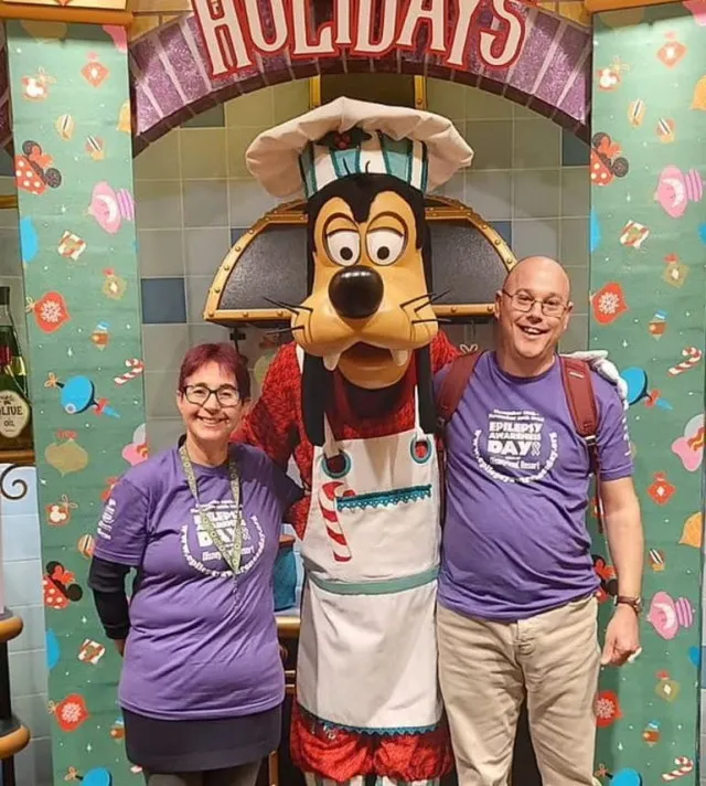 a woman who chose to visit disneyland without her children admitted she fac 10629