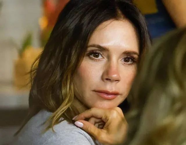 victoria beckham exlains why she doesnt smile in photos 10621