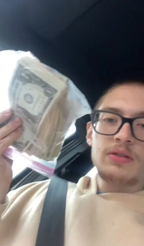 customer at mcdonalds drive-thru unexpectedly receives thousands after ord 10710
