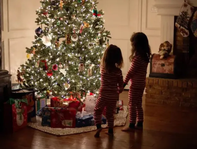 mum faces backlash for criticizing wearing pyjamas on christmas fay 10849