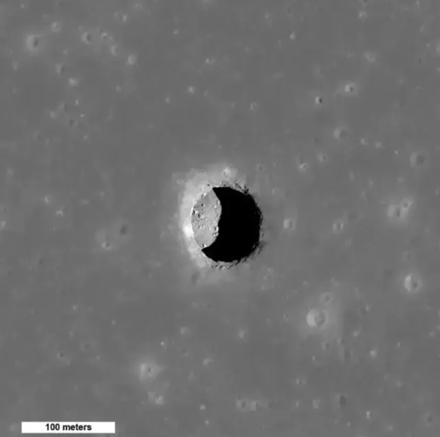 scientists have discovered mysterious hole on mars that could show ancient 10914