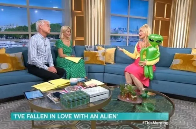 woman claims to be in love with alien partner and refuse to reveals his ind 10927