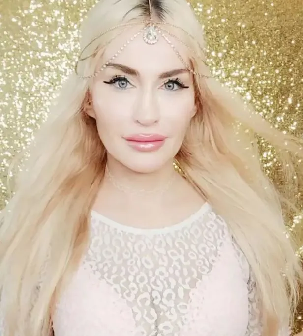 woman claims to be in love with alien partner and refuse to reveals his ind 10930