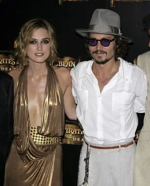 johnny depp reflects on awkward on-screen kiss with keira knightley 10950