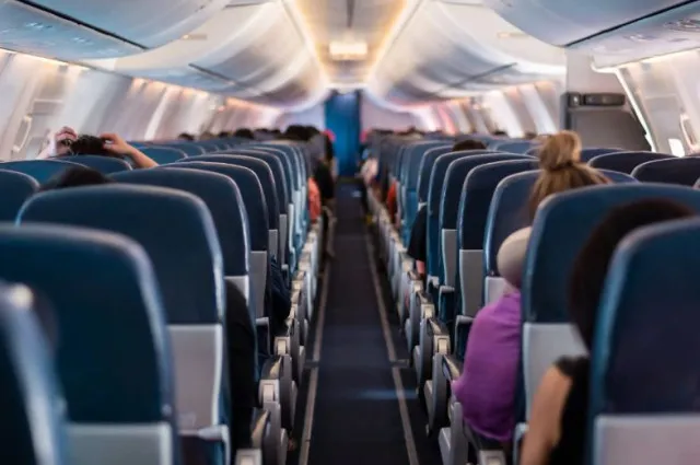 viewers baffled as a viral plane photo sparkeds alien speculation 10982