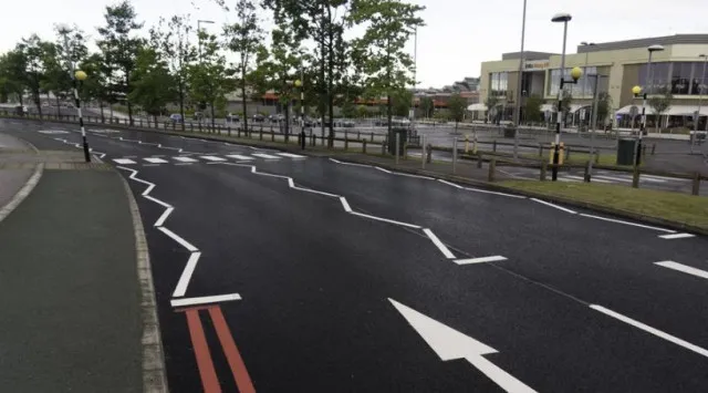 people are just realizing what white zig-zag lines on the road mean 11597