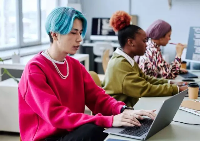 gen z worker sparks debate after complaining about first 9-to-5 shift 11600
