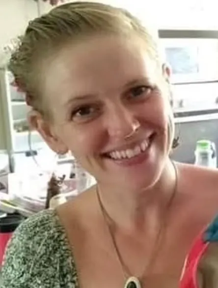 single mum criticized for starting gofundme to build dream home 11616