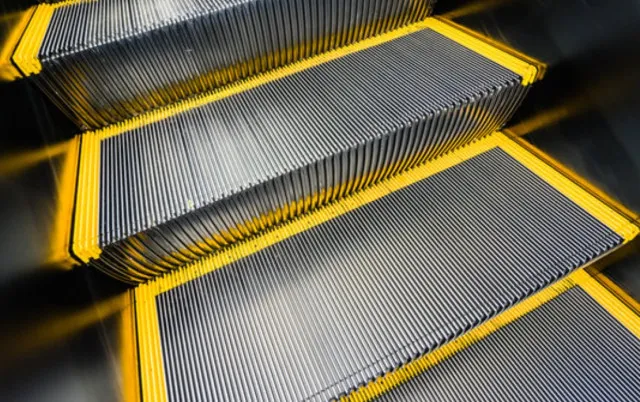 why do escalator steps have grooves? 11671