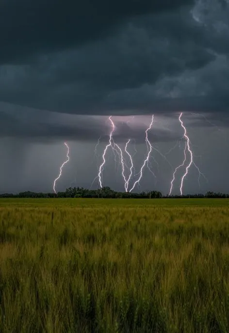 how do clouds get charged? 11731