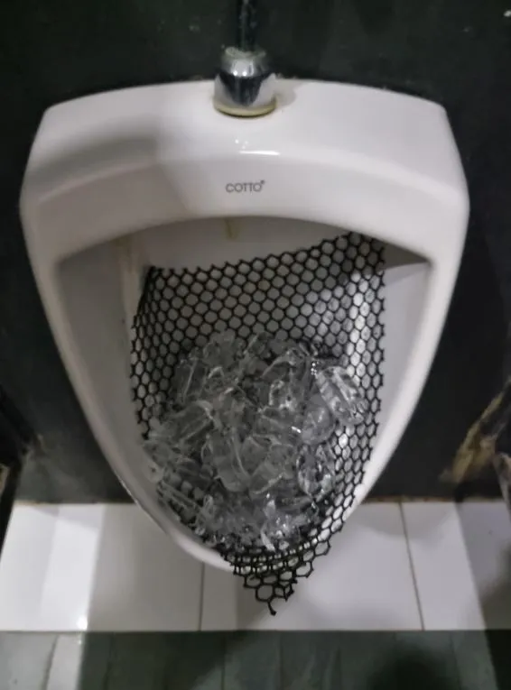 why som restaurant and hotel often put ice in their toilet 11705