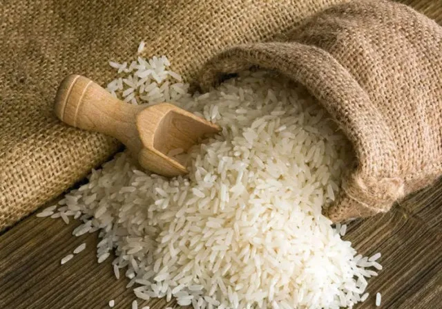 discover great benefit of placing scissors in rice bin to save a fair amoun 11841