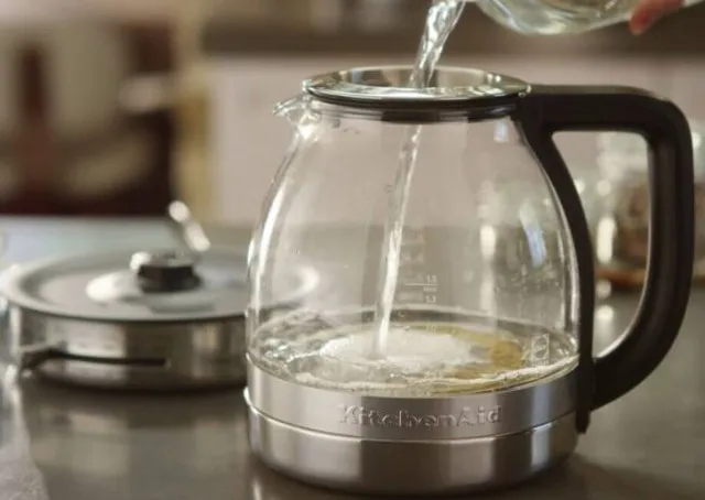 why you should clean your electric kettle regularly 11981