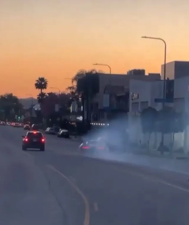 youtuber crashes $1.4 million mclaren senna while trying to impress crowd 12030