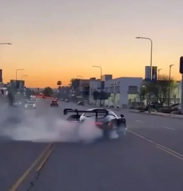 youtuber crashes $1.4 million mclaren senna while trying to impress crowd 12028