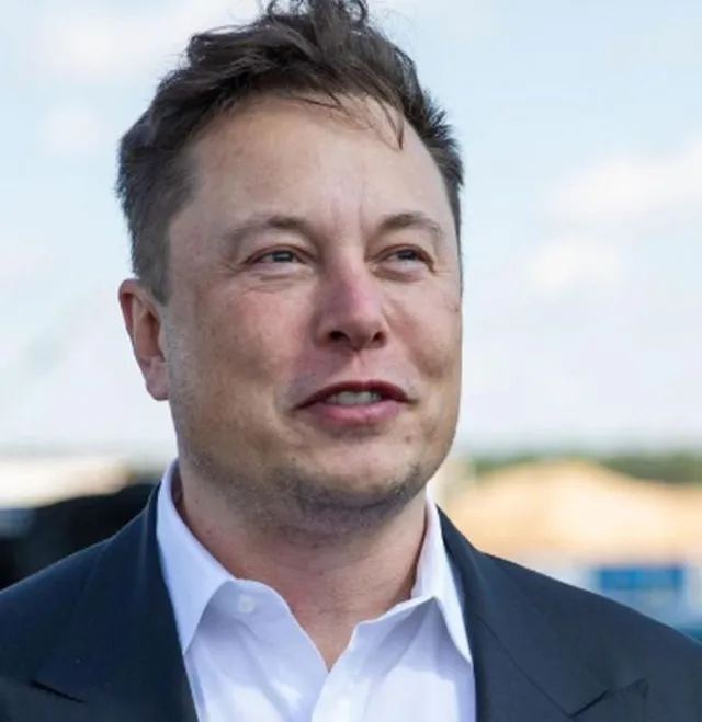 Elon Musk’s mom shares story of suit he 'wore daily' as he breaks $400 ...