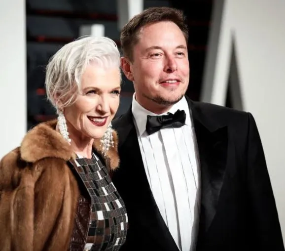 elon musk’s mom shares story of suit he wore daily as he breaks $400 bill 12242