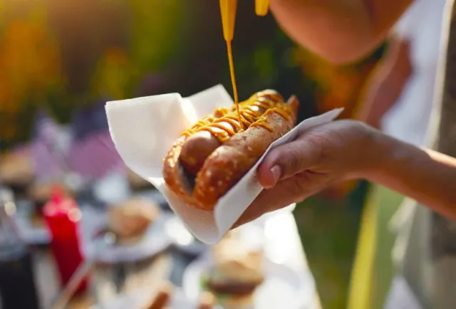 eating a hot dog could shorten your life by over half an hour 12351