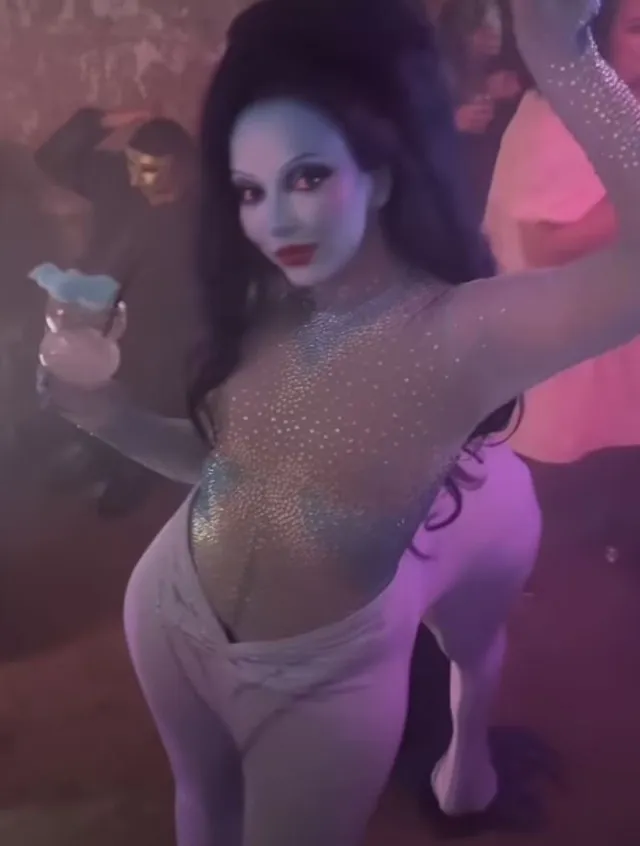 singer transforms into a horse to celebrate her birthday 12331
