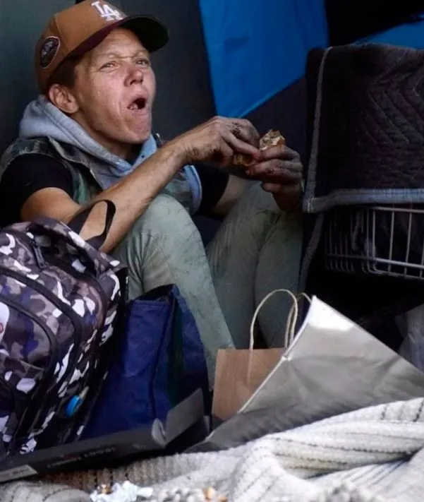 loni willison spotted rummaging through a dumpster in los angeles 12421