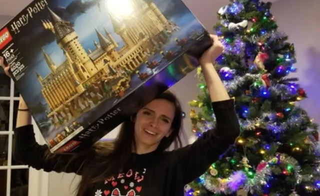 woman discovers secret santa is billionaire bill gates 12495