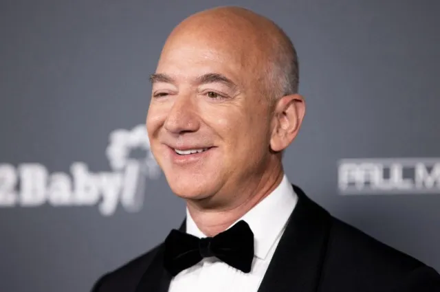 miami homeowner sues realtor for not disclosing jeff bezos was buyer of his 13050