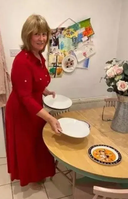 woman explains why she charges her family to come over for christmas dinner 12975
