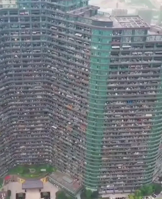 footage reveals inside the dystopian apartment block where 20,000 residen 13079