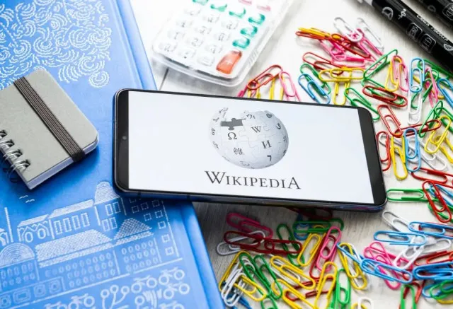 elon musk advises supporters against donating to wikipedia over $50m dei sp 13168